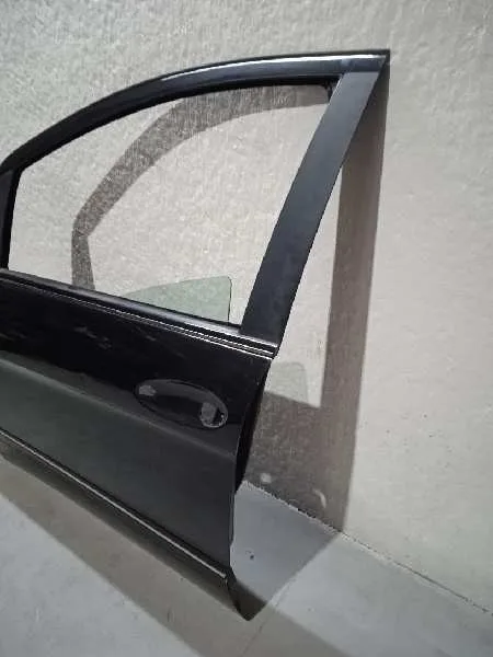 Puerta Delantera Izquierda para Mercedes-Benz Clase B (W245)