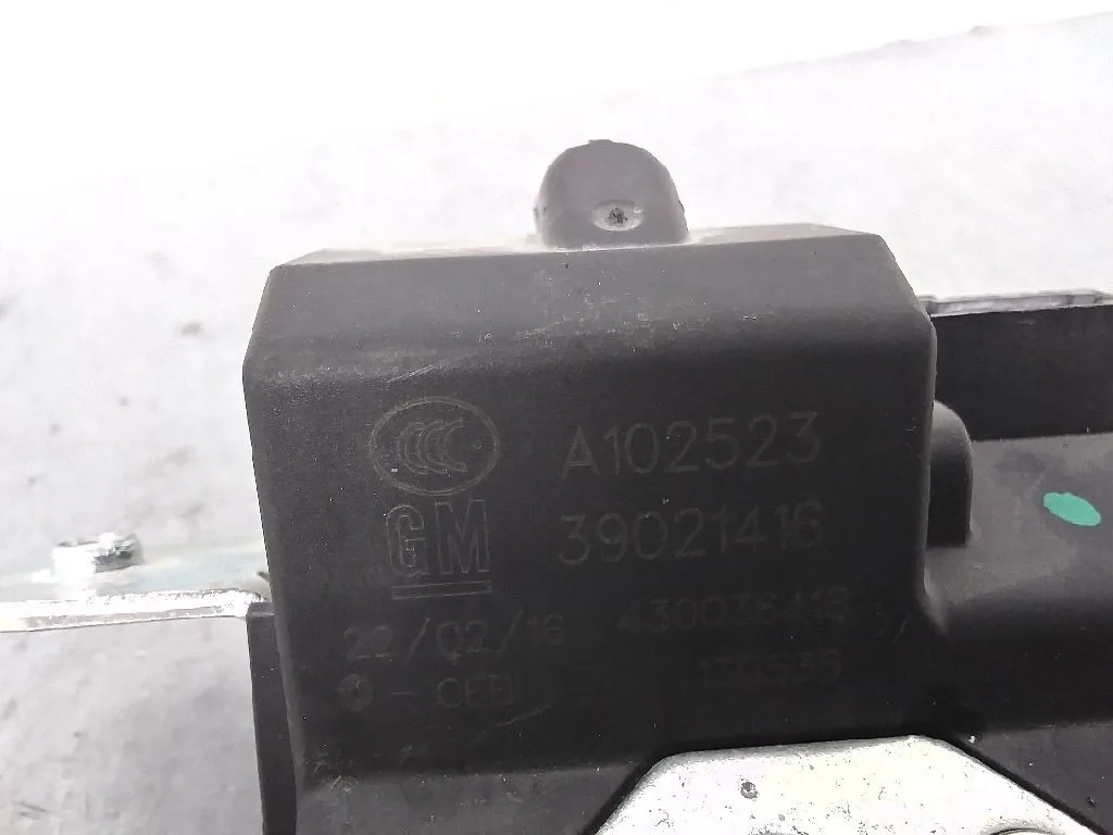 Cerradura Maletero / Porton para Opel Corsa E
