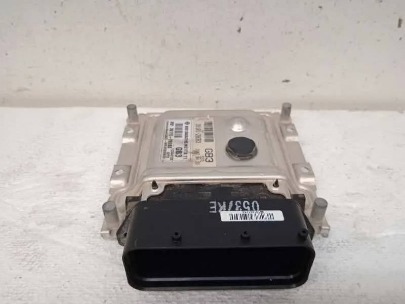 Centralita Motor Uce para Hyundai I30 (Gd)
