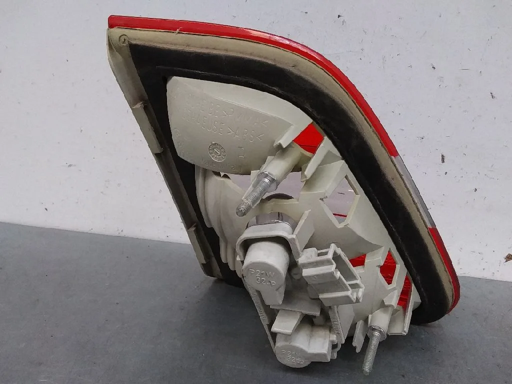 Piloto Trasero Derecho Interior para Mercedes-Benz Clase B (W245)