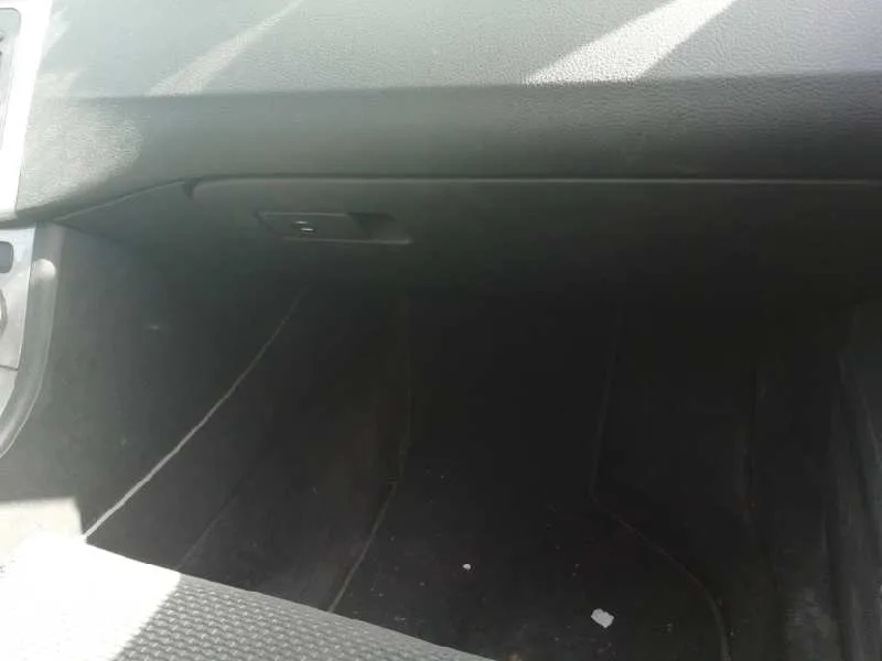 Guantera para Volkswagen Passat Berlina (3C2)