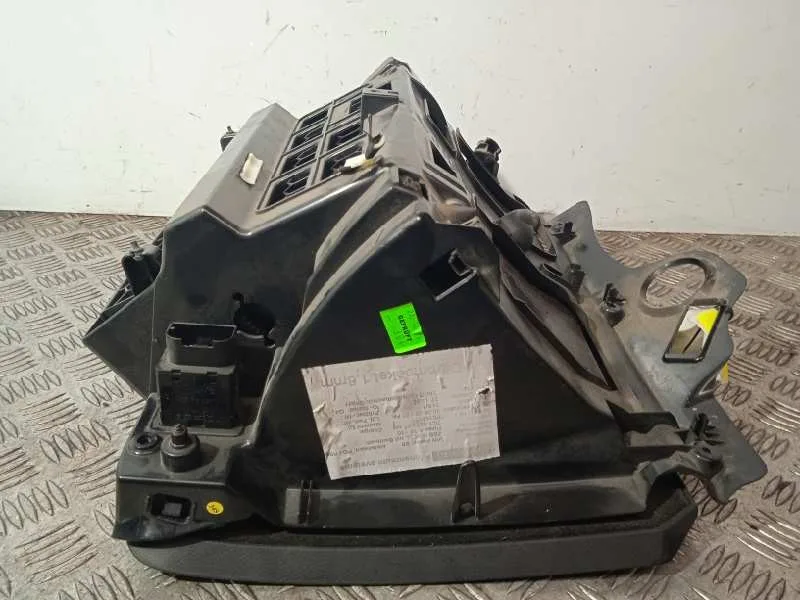 Guantera para Volkswagen Passat Berlina (3C2)