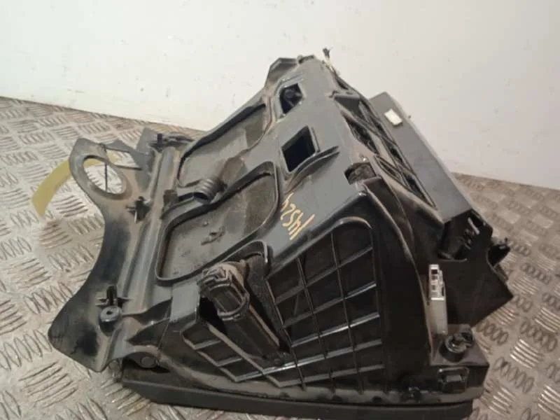 Guantera para Volkswagen Passat Berlina (3C2)