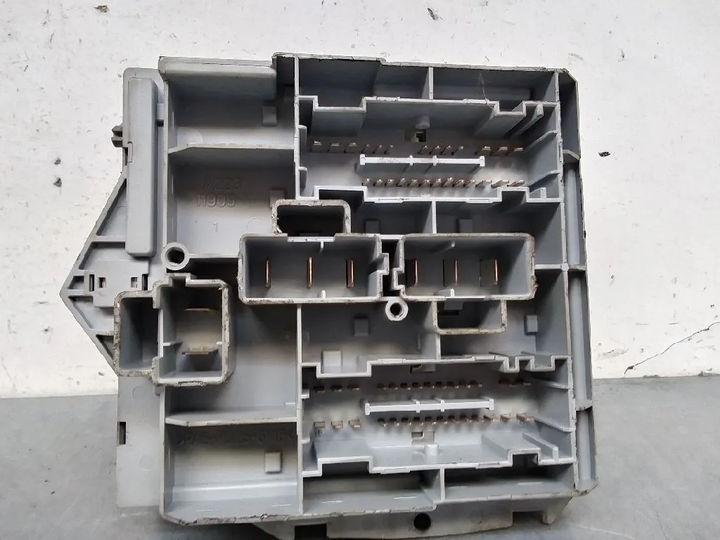 Caja Reles / Fusibles para Fiat Bravo (198)