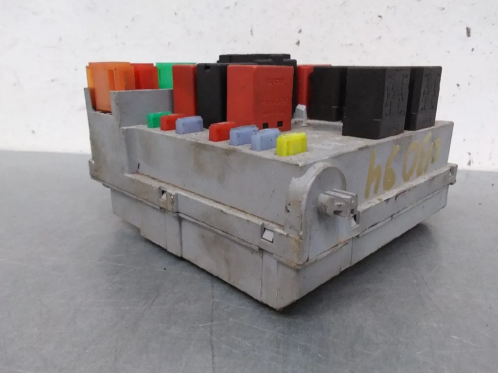 Caja Reles / Fusibles para Fiat Bravo (198)