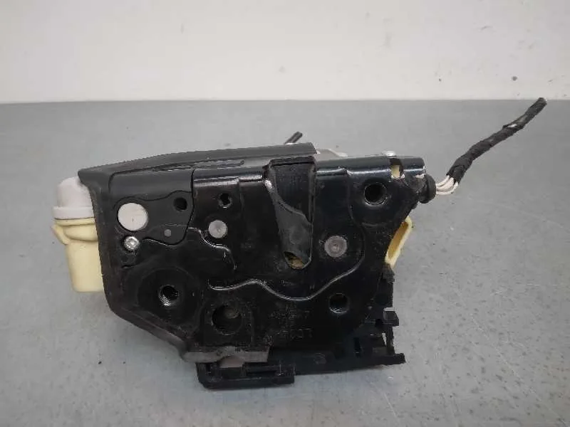Cerradura Puerta Delantera Izquierda para Volkswagen Passat Berlina (3C2)