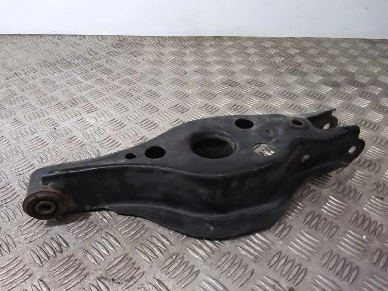 Brazo Suspension Inferior Trasero Derecho para Lexus Is