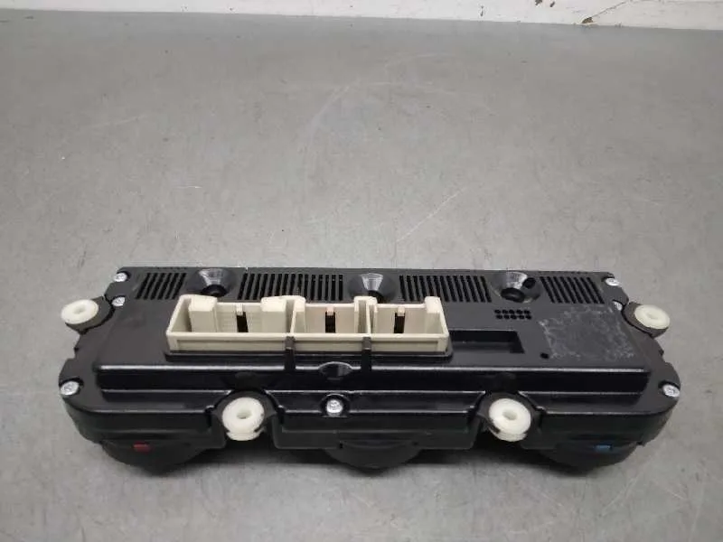 Mando Climatizador para Volkswagen Passat Berlina (3C2)