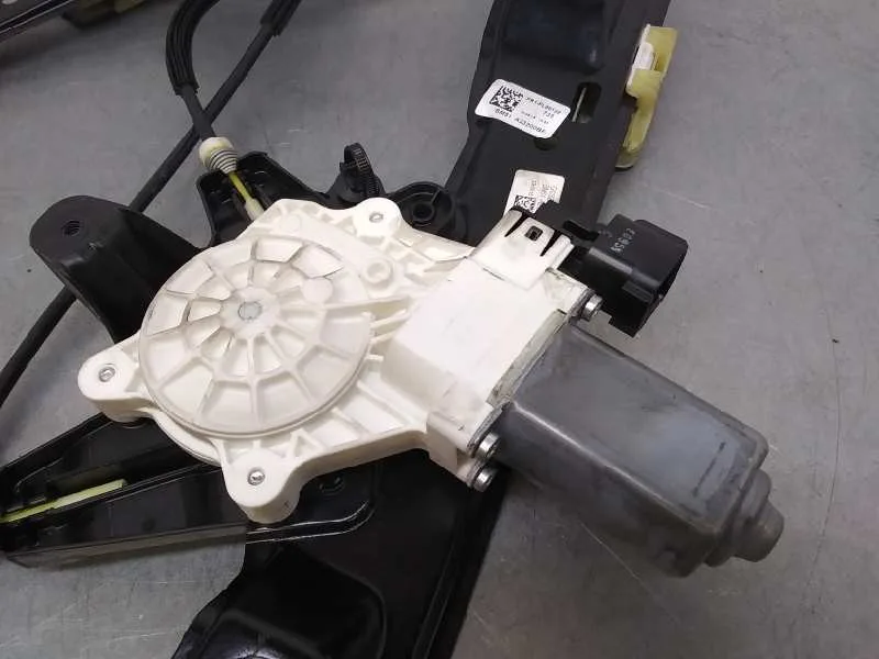 Elevalunas Delantero Derecho para Ford Focus Lim.
