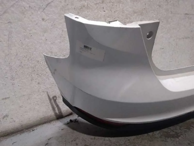Paragolpes Trasero para Ford Focus Lim.