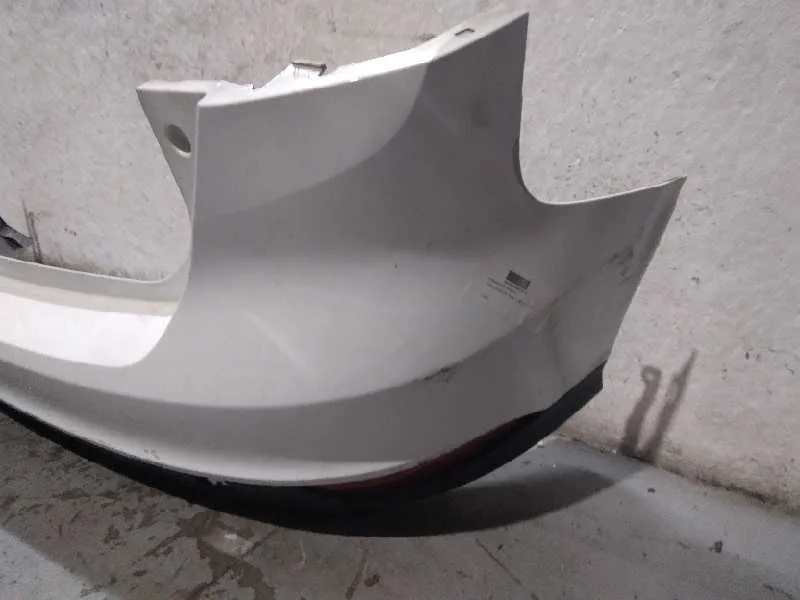 Paragolpes Trasero para Ford Focus Lim.