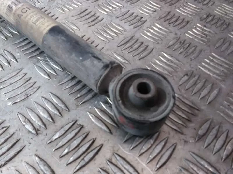 Amortiguador Trasero Derecho para Volkswagen Polo (9N3)