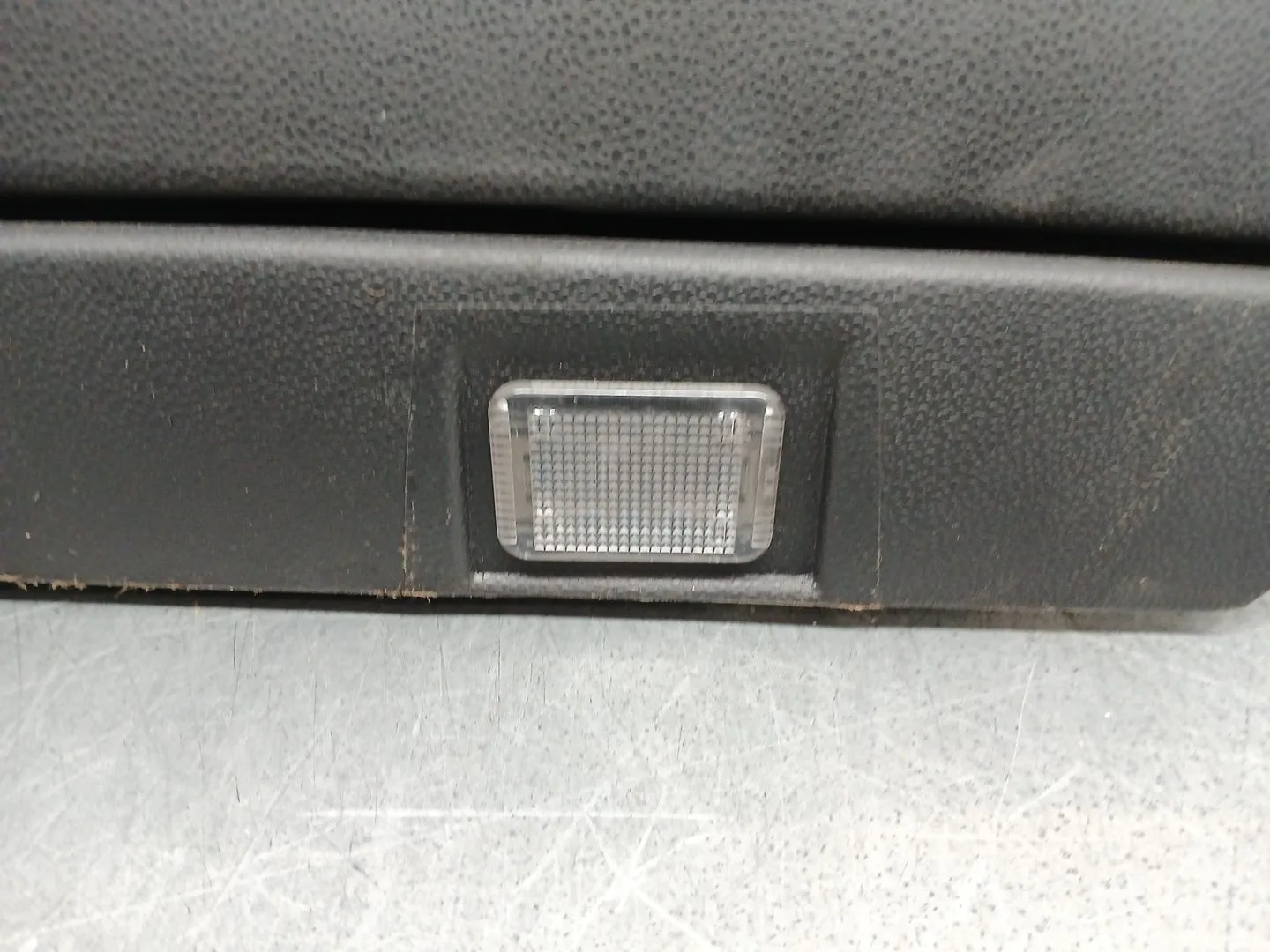 Guantera para Volvo C30