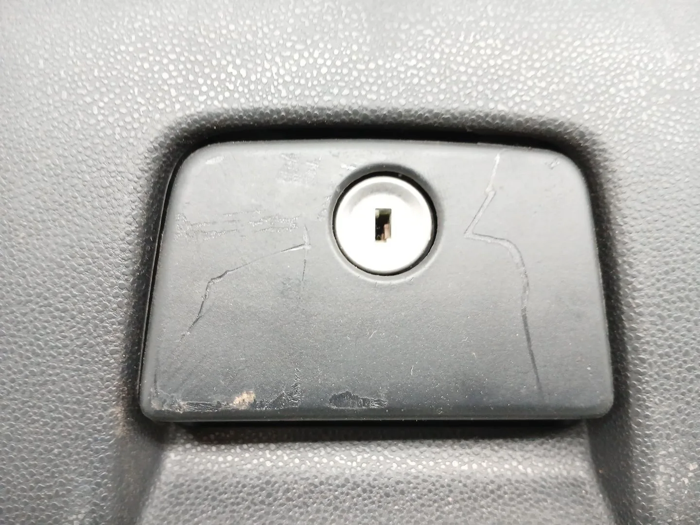 Guantera para Volvo C30