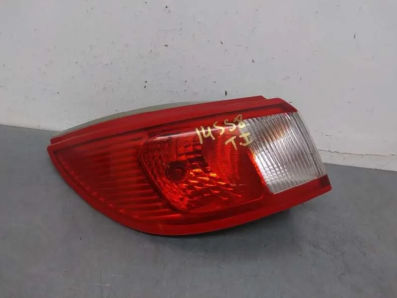Piloto Trasero Izquierdo para Mitsubishi Colt Cabrio Czc
