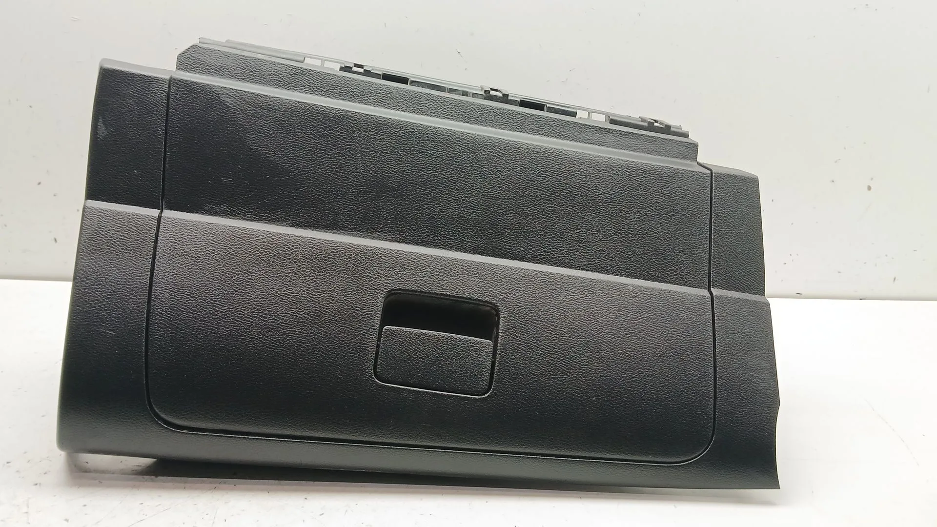 Guantera para Nissan Micra V (K14)