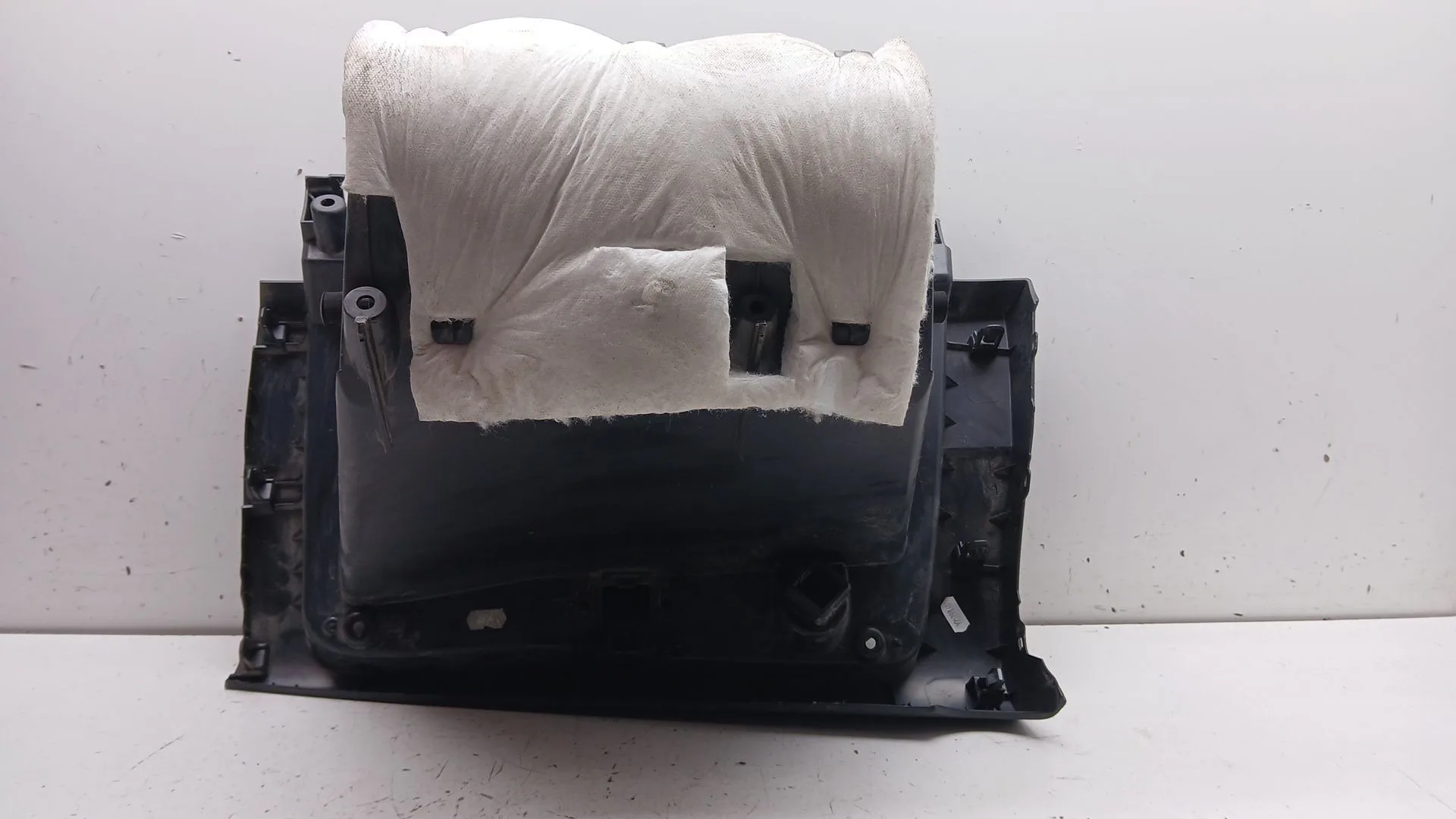 Guantera para Nissan Micra V (K14)