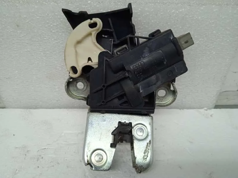 Cerradura Maletero / Porton para Audi A6 Berlina (4F2)