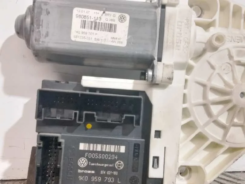 Motor Elevalunas Delantero Izquierdo para Volkswagen Passat Variant (3C5)