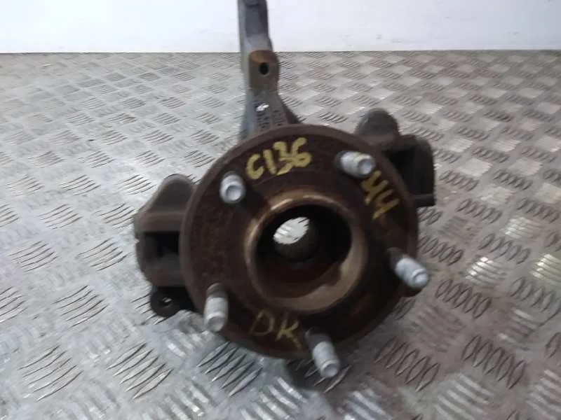 Mangueta Delantera Derecha para Ford Focus Lim. (Cb8)