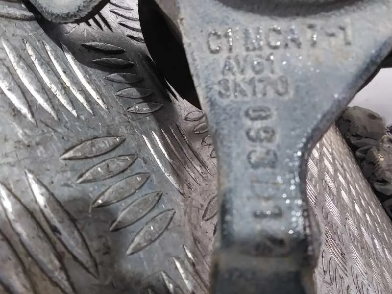Mangueta Delantera Derecha para Ford Focus Lim. (Cb8)