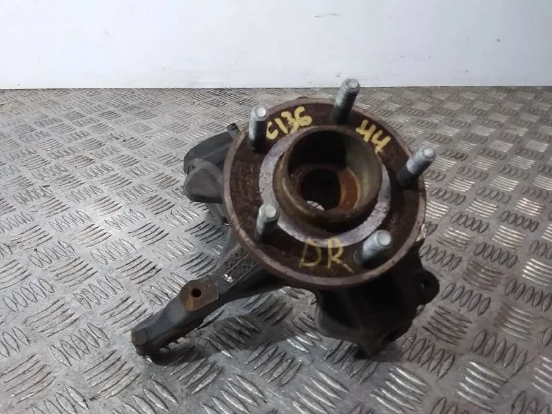 Mangueta Delantera Derecha para Ford Focus Lim. (Cb8)