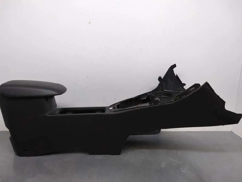 Apoyabrazos Central para Ford Focus Lim.