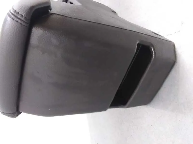 Apoyabrazos Central para Ford Focus Lim.