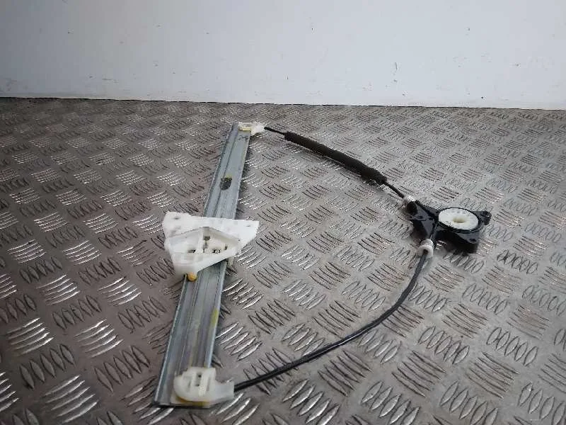 Elevalunas Delantero Derecho para Mazda 5 Berl. (Cr)