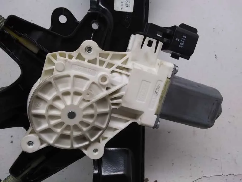 Elevalunas Delantero Derecho para Ford Focus Lim.