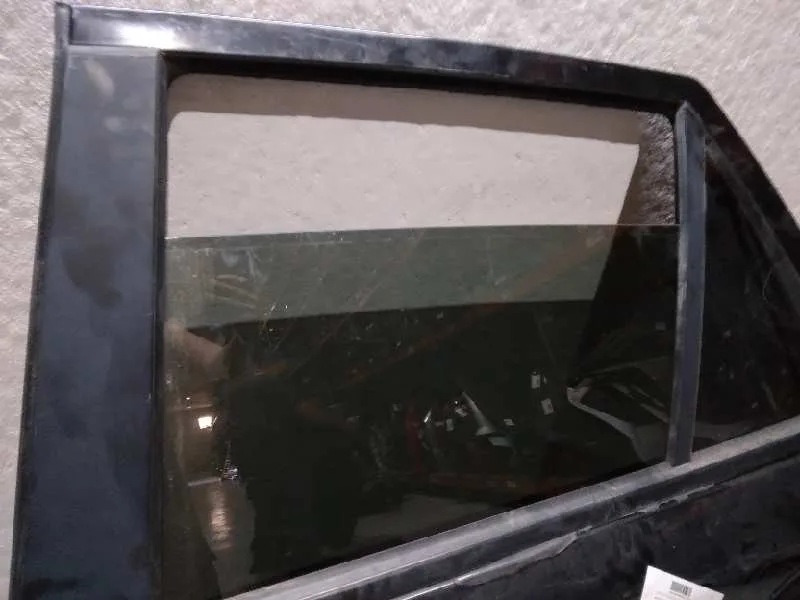 Puerta Trasera Izquierda para Mercedes-Benz Clase M (W164)