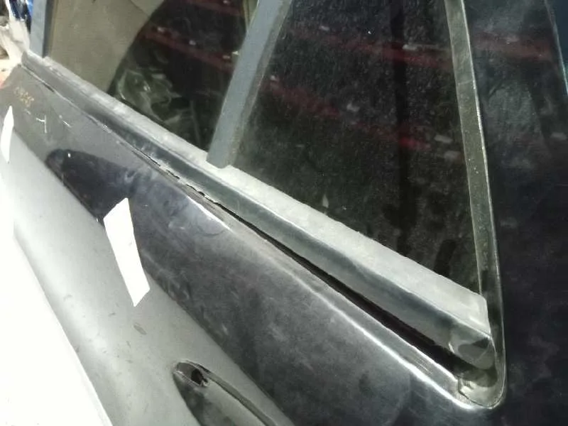 Puerta Trasera Izquierda para Mercedes-Benz Clase M (W164)