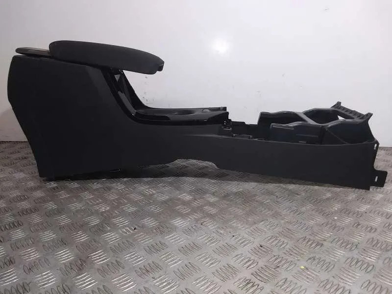 Apoyabrazos Central para Toyota Corolla (E18)