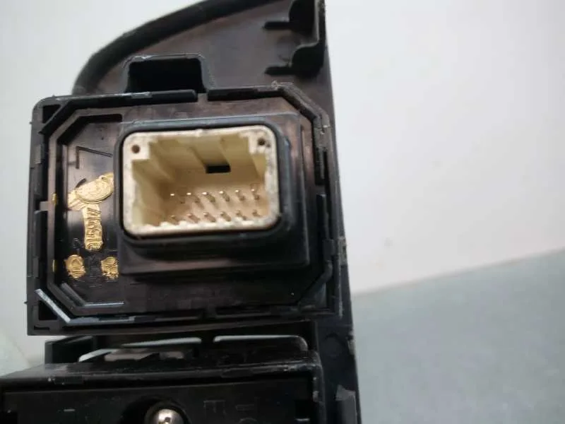 Mando Elevalunas Delantero Izquierdo para Toyota Corolla (E18)
