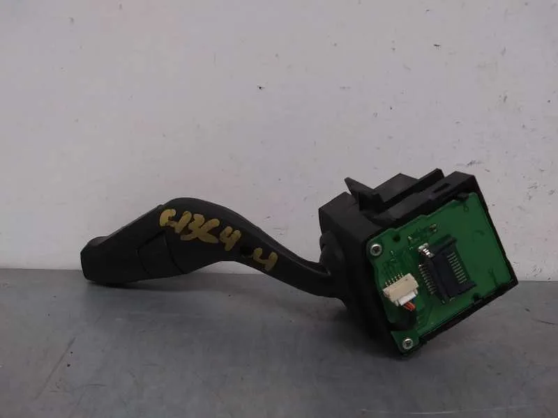 Mando Limpia para Ford Focus Lim. (Cb8)