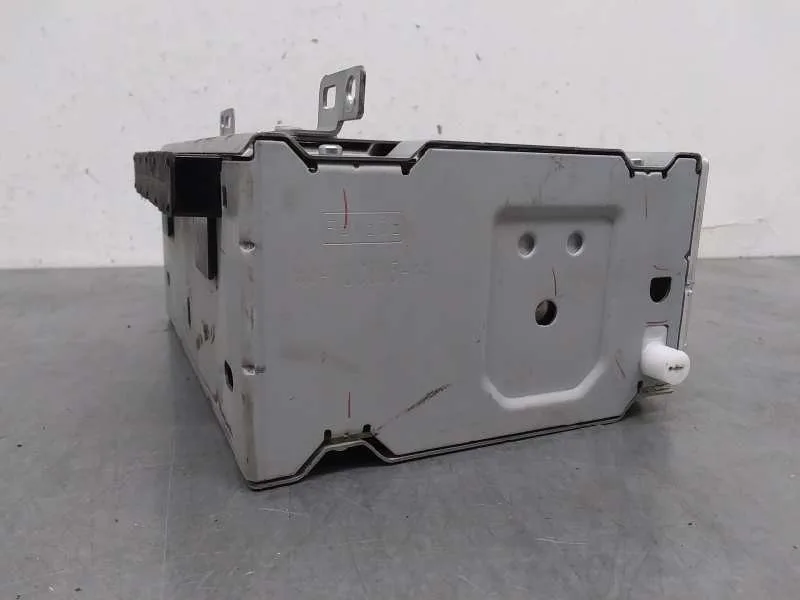 Sistema Audio / Radio Cd para Ford Focus Lim. (Cb8)