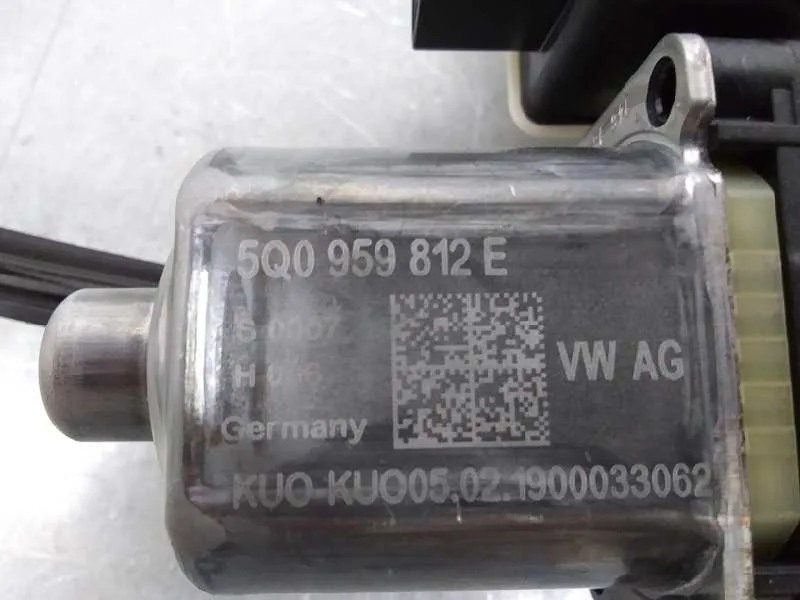 Elevalunas Trasero Derecho para Seat Leon (5F1)