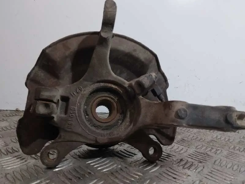 Mangueta Delantera Izquierda para Suzuki Swift Berlina (Mz)