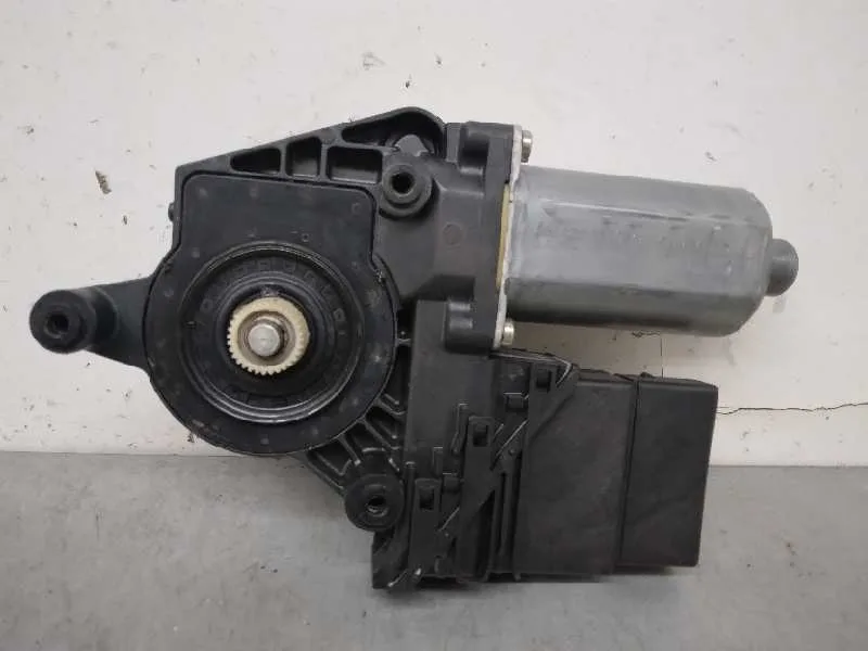 Motor Elevalunas Trasero Izquierdo para Volkswagen Passat Berlina (3B2)