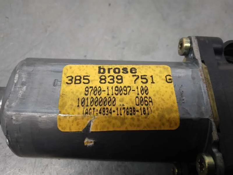 Motor Elevalunas Trasero Izquierdo para Volkswagen Passat Berlina (3B2)