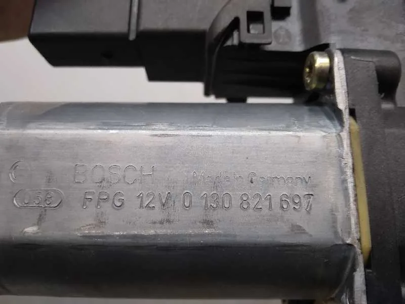 Motor Elevalunas Trasero Izquierdo para Volkswagen Passat Berlina (3B2)