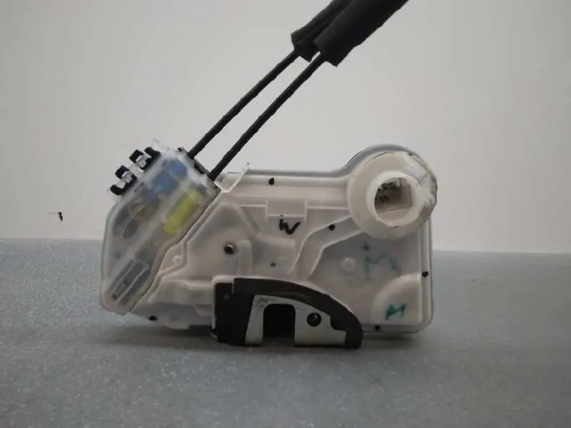 Cerradura Puerta Delantera Derecha para Toyota Corolla (E18)