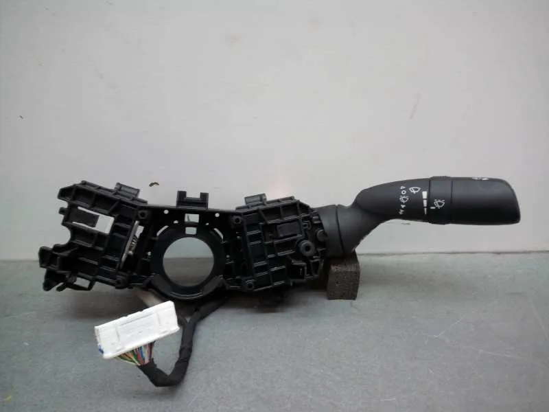 Mando Limpia para Toyota Corolla (E18)