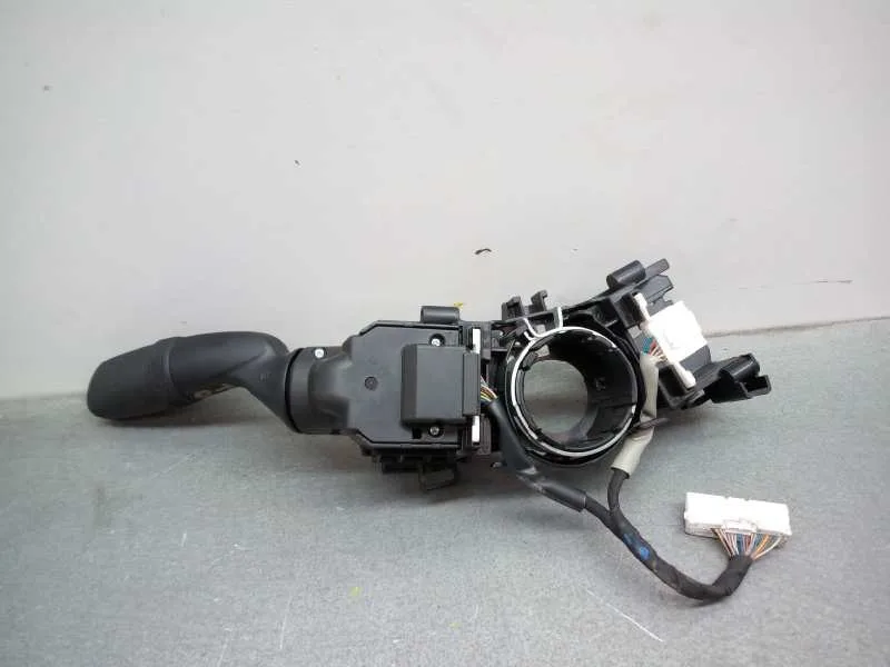Mando Limpia para Toyota Corolla (E18)