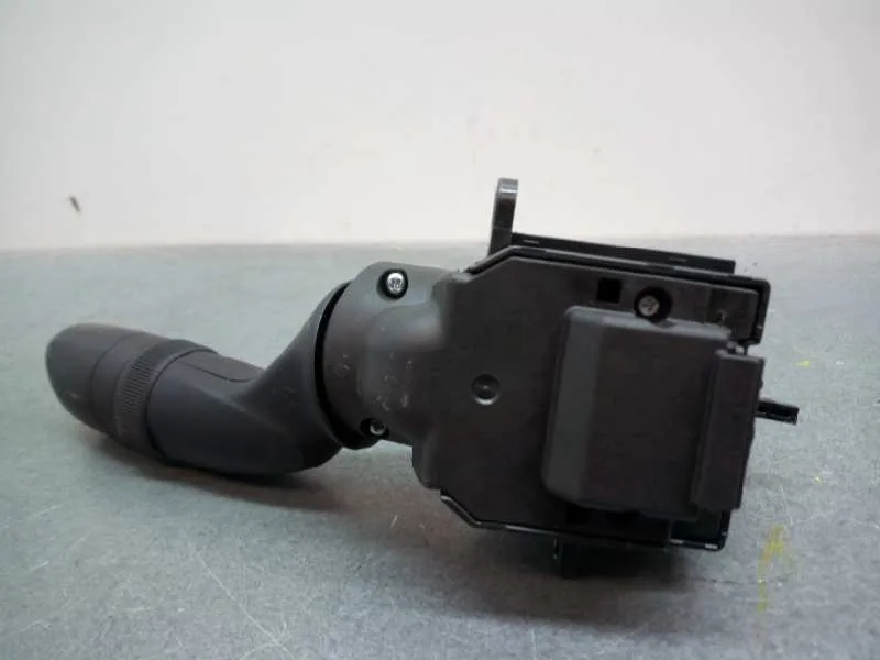 Mando Luces para Toyota Corolla (E18)