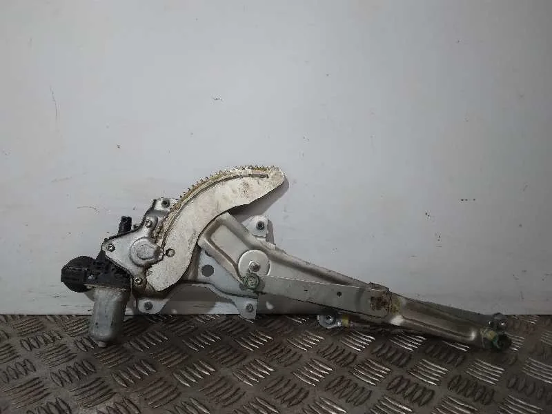 Elevalunas Delantero Derecho para Suzuki Swift Berlina (Mz)