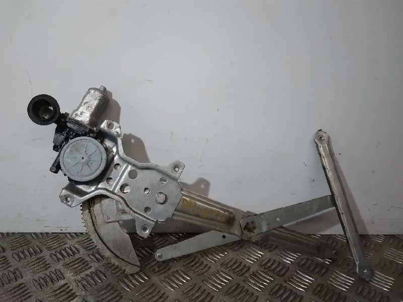 Elevalunas Delantero Derecho para Suzuki Swift Berlina (Mz)