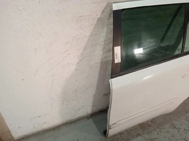 Puerta Trasera Izquierda para Opel Zafira B