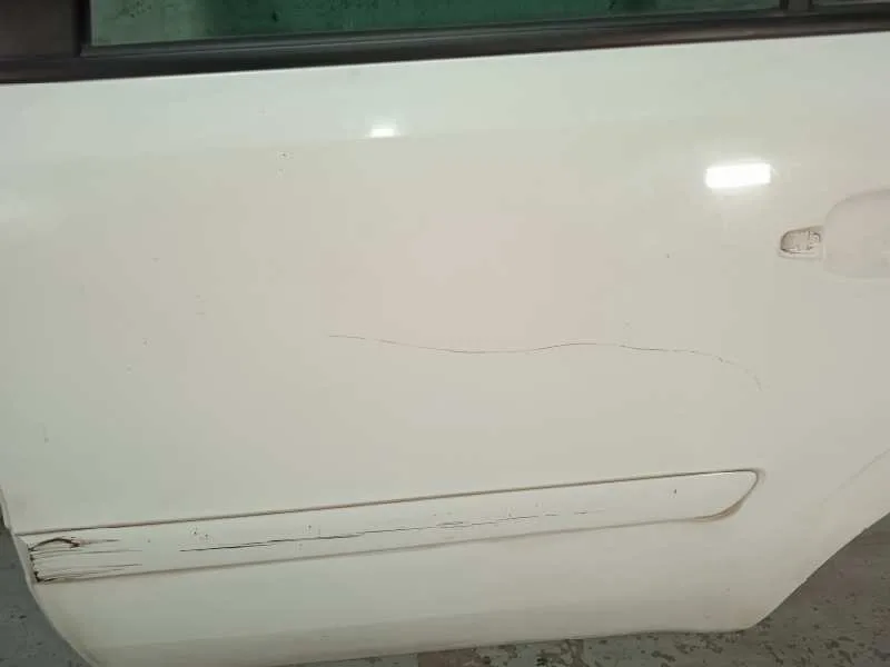 Puerta Trasera Izquierda para Opel Zafira B