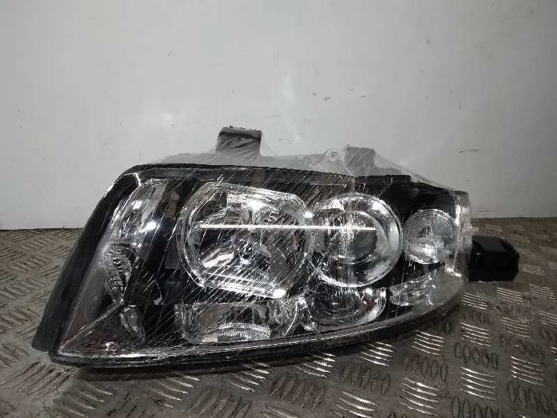 Faro Izquierdo para Audi A4 Berlina (8E)